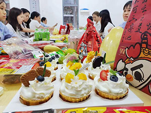 雅香麗化妝用品（深圳）有限公司，八月九月生日會(huì)福利！借此慰勞每一位員工對(duì)工作的辛勤勞作以及用心盡責(zé)!