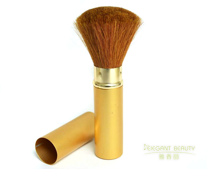 作為化妝刷生產(chǎn)廠家，你們?nèi)绾未_保每一把刷子的質(zhì)量？